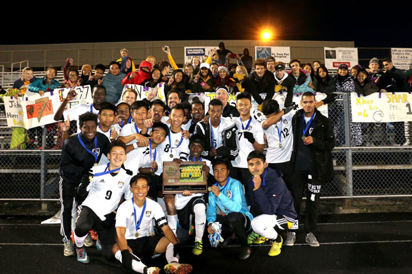 The Como Park boys soccer team won the Section 4A championship by defeating Mahtomedi 1-0 on Oct. 21 at Griffin Stadium, qualifying the Cougars for the state tournament a fifth consecutive year. Photo by Kyle Johnson